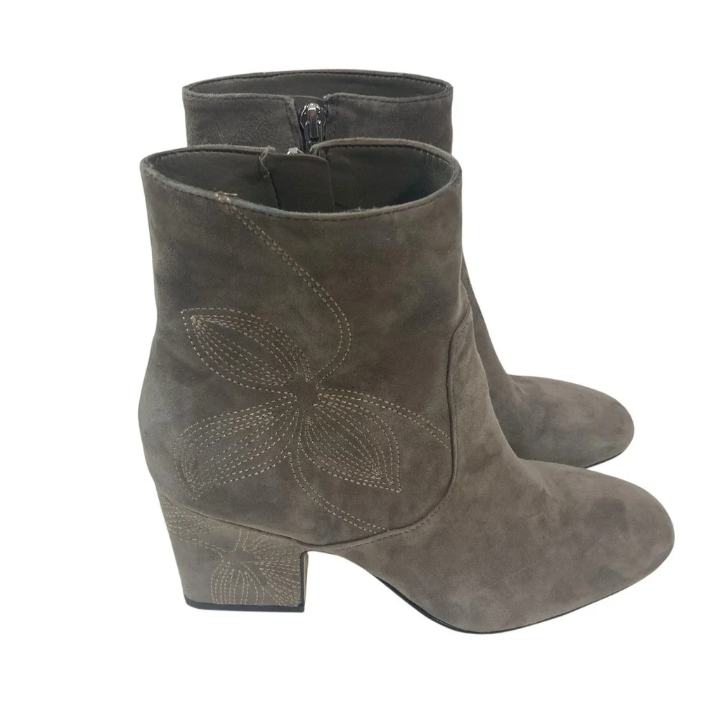 Marc Fisher Johnny Embroidered Boots 8 Gray‎ Suede Ankle Booties Floral Heel